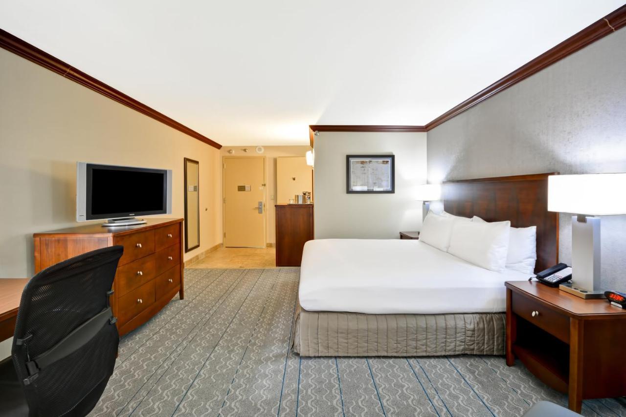 Crowne Plaza Tulsa Hotel Southern Hills الغرفة الصورة
