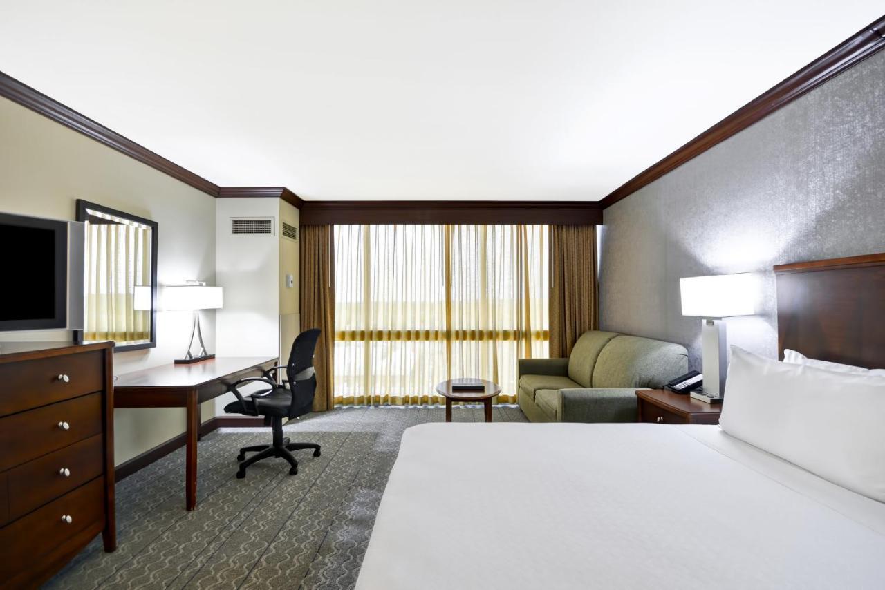 Crowne Plaza Tulsa Hotel Southern Hills الغرفة الصورة