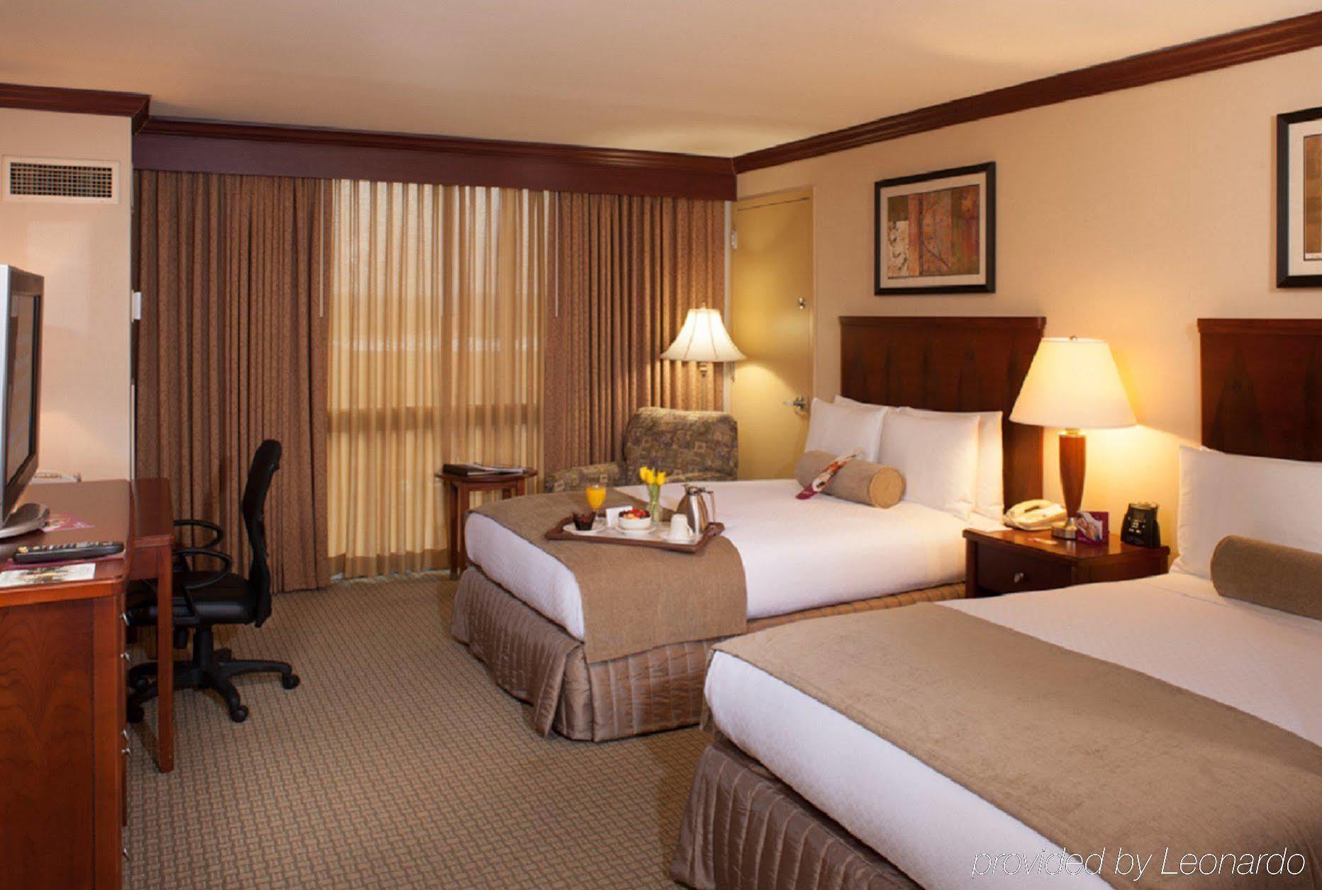 Crowne Plaza Tulsa Hotel Southern Hills الغرفة الصورة