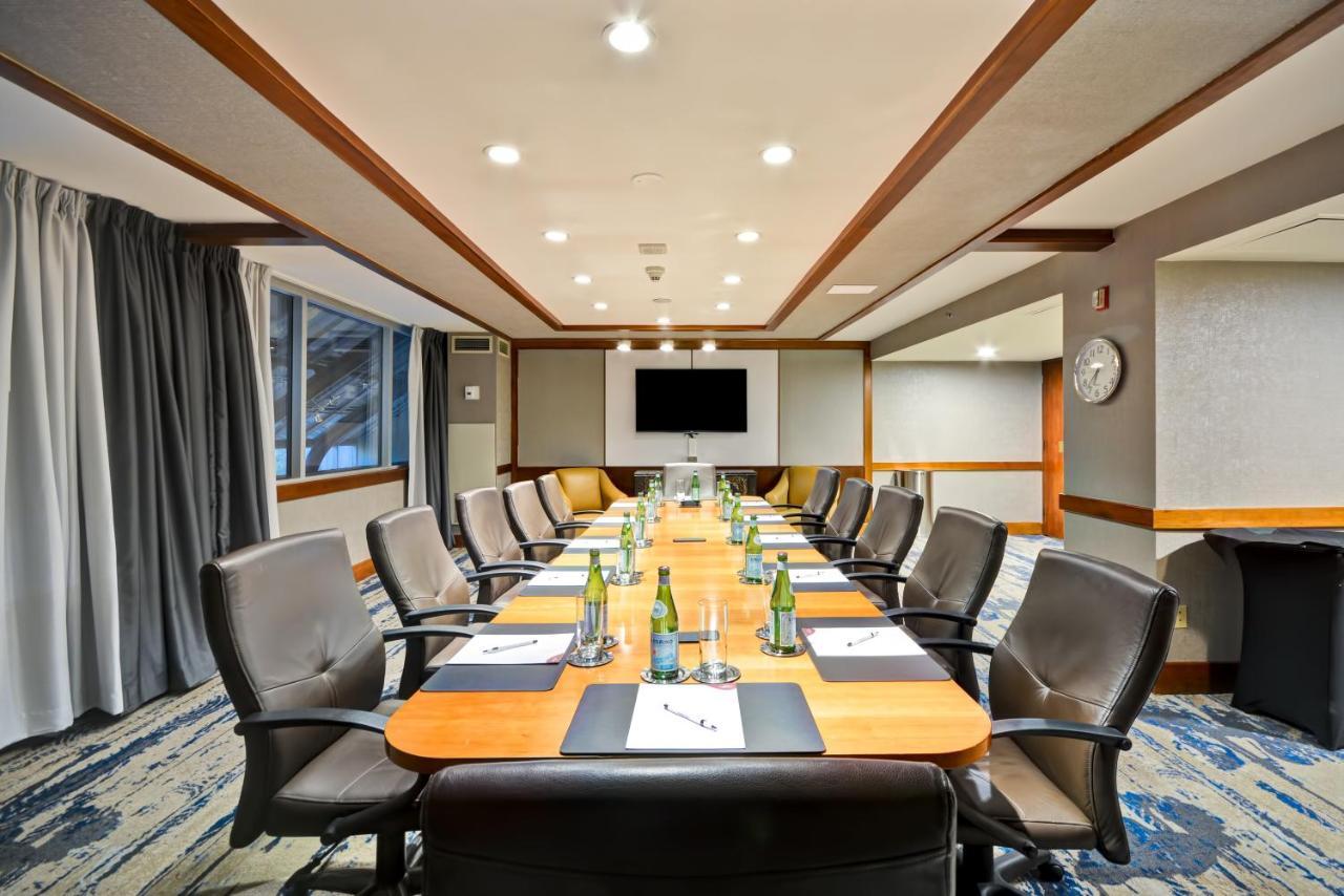 Crowne Plaza Tulsa Hotel Southern Hills المظهر الخارجي الصورة