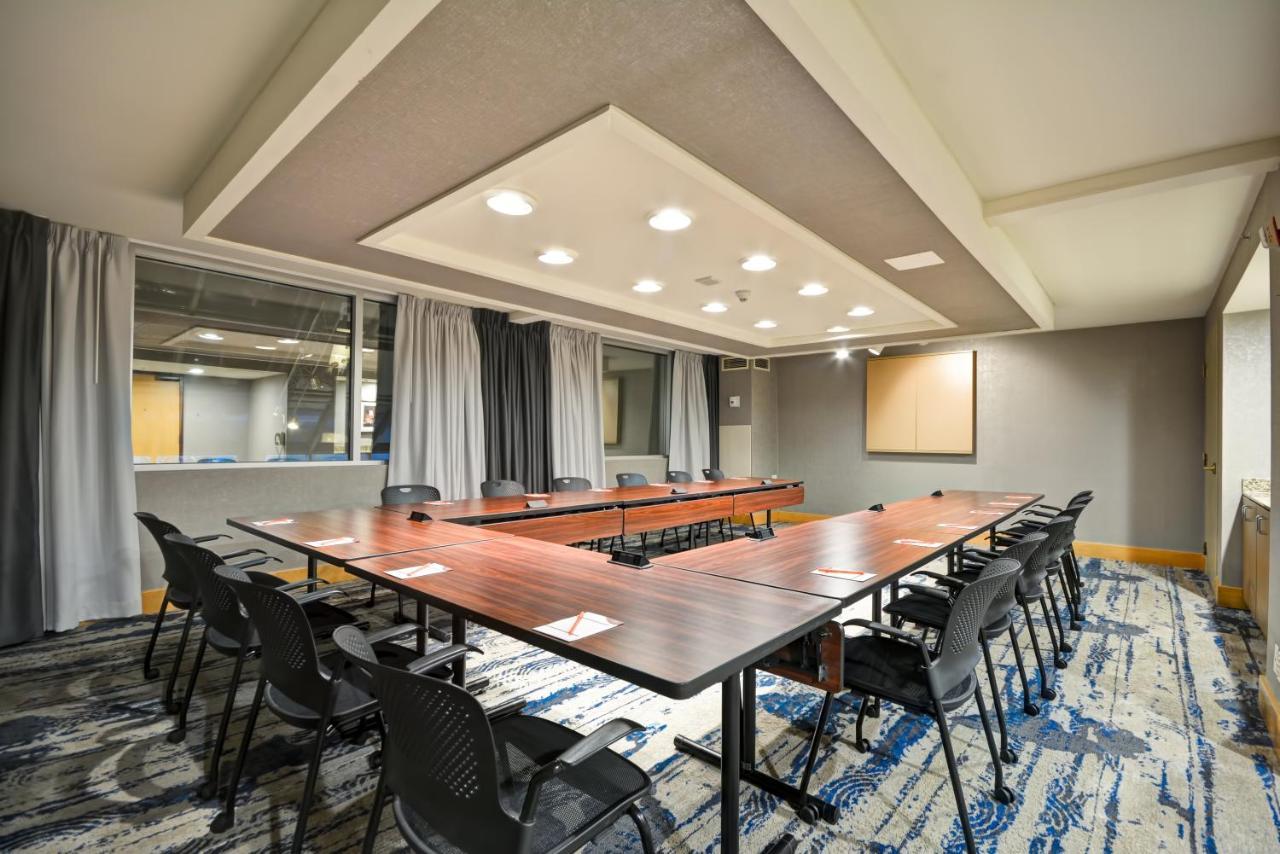 Crowne Plaza Tulsa Hotel Southern Hills المظهر الخارجي الصورة