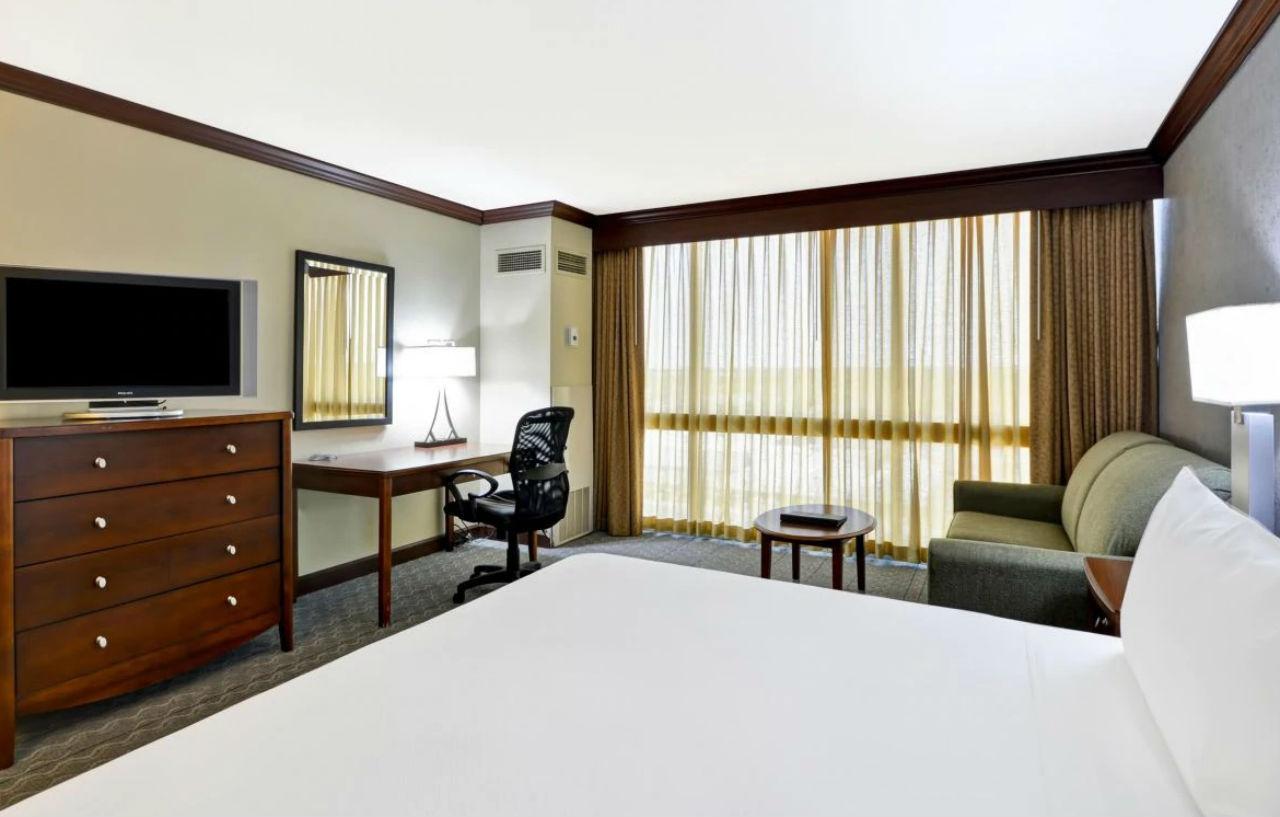 Crowne Plaza Tulsa Hotel Southern Hills المظهر الخارجي الصورة