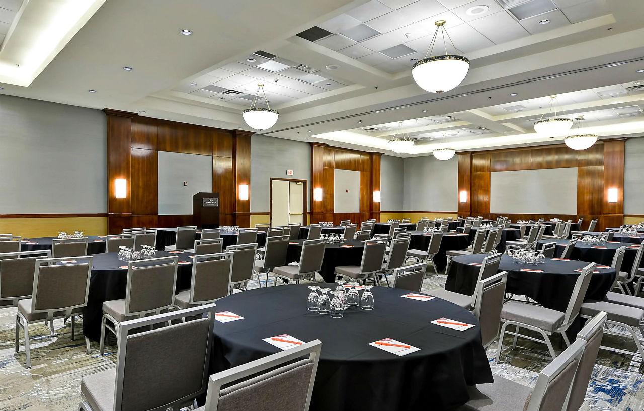 Crowne Plaza Tulsa Hotel Southern Hills المظهر الخارجي الصورة